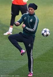 什么是“三公”游戏？解析其极简规则背后的爆发性。（“‘三公’是什么？从极简规则看它为何能迅速走红”）